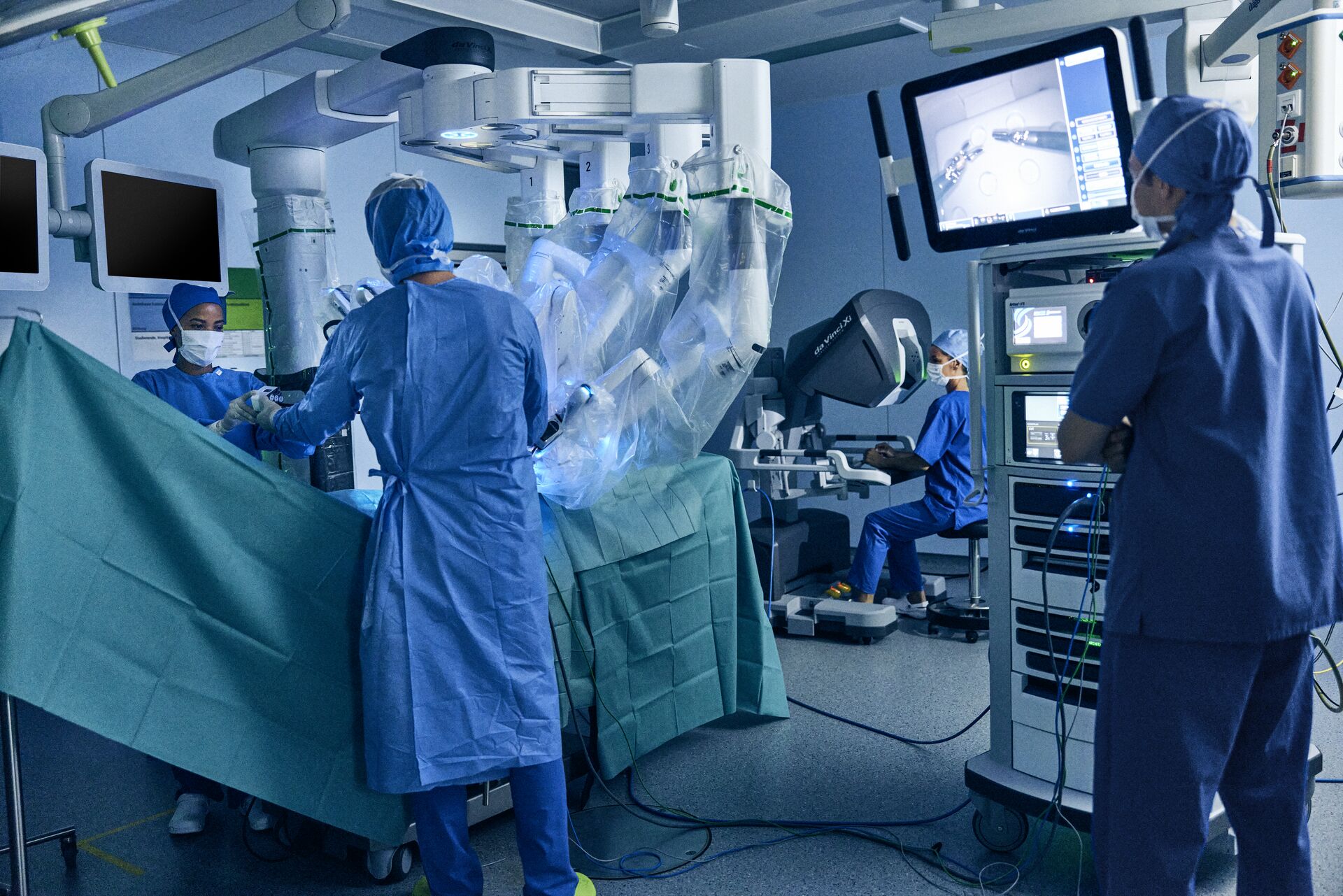 Robotic-assisted surgery finds growing acceptance in India as Intuitive ...